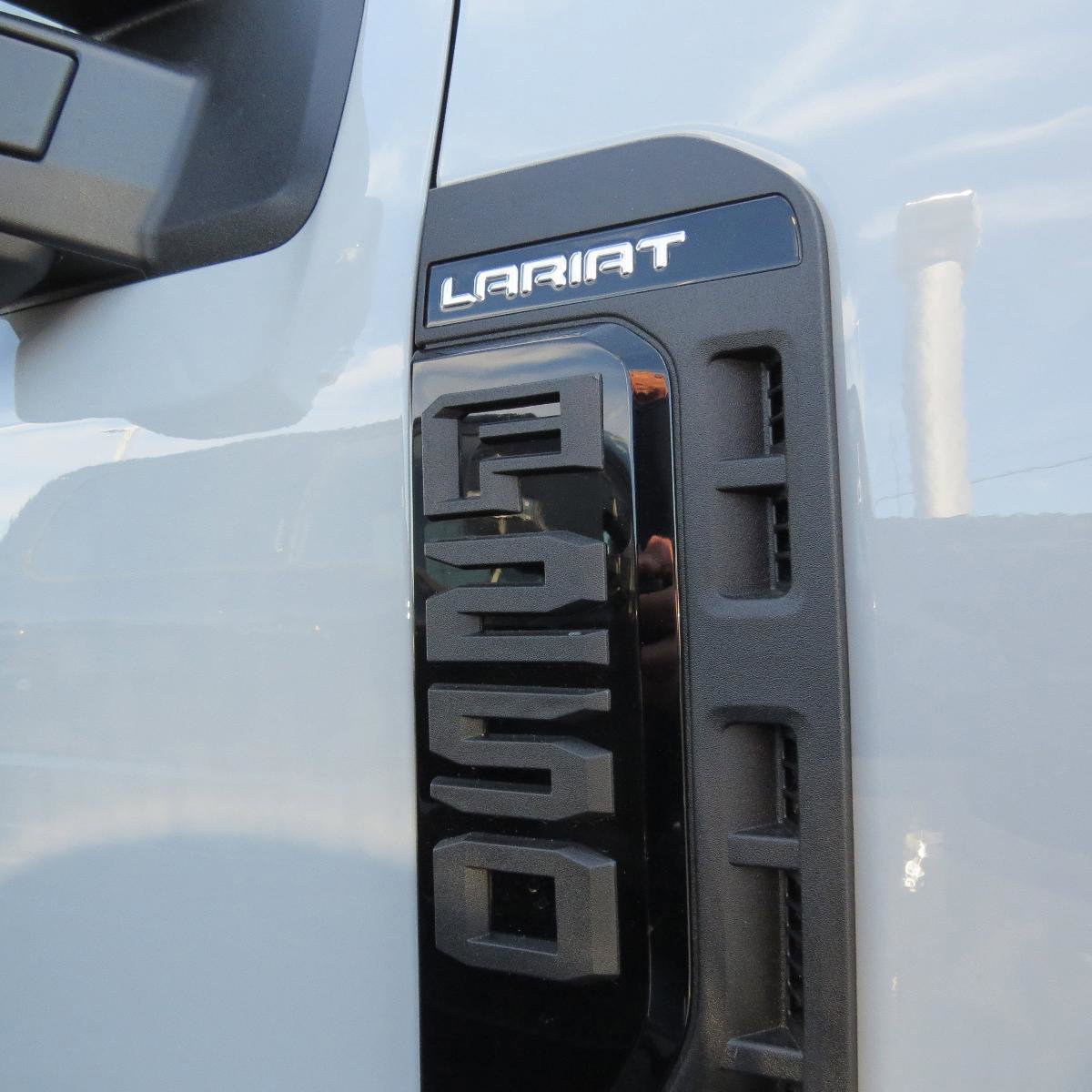 New 2025 Ford F250 Lariat w/ Lariat Ultimate Package image 9
