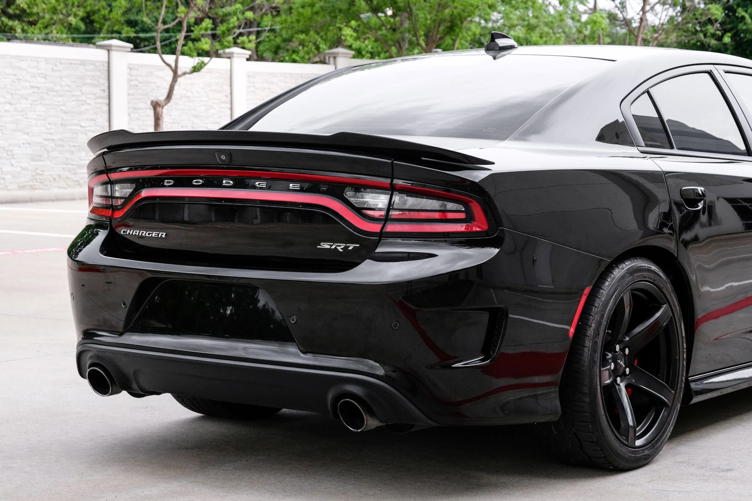 Used 2018 Dodge Charger SRT w/ Harman/Kardon Audio Group RWD image 5
