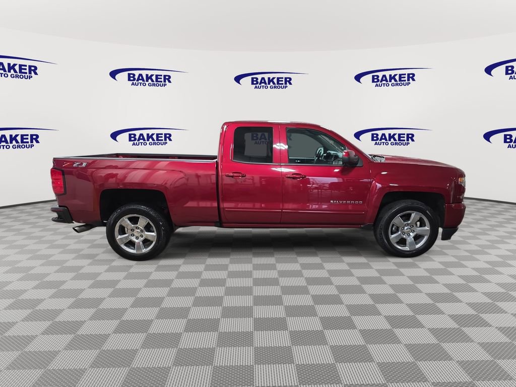 Used 2018 Chevrolet Silverado 1500 LT w/ All Star Edition AWD/4WD image 4