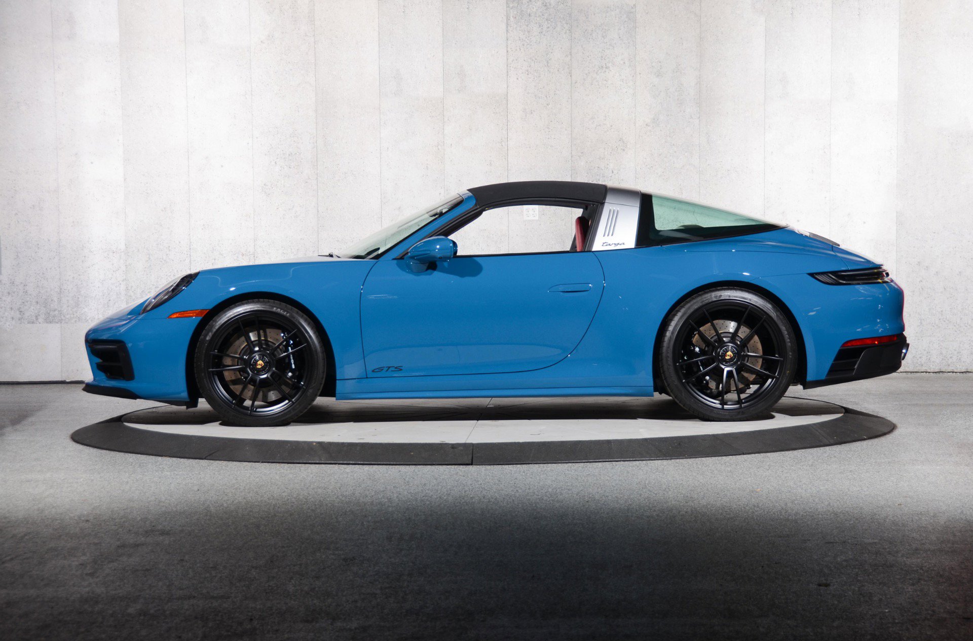 Used 2024 Porsche 911 Targa 4 GTS image 32