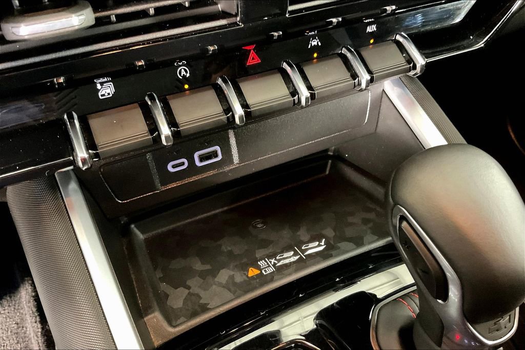 Used 2025 Chevrolet Colorado Z71 image 32