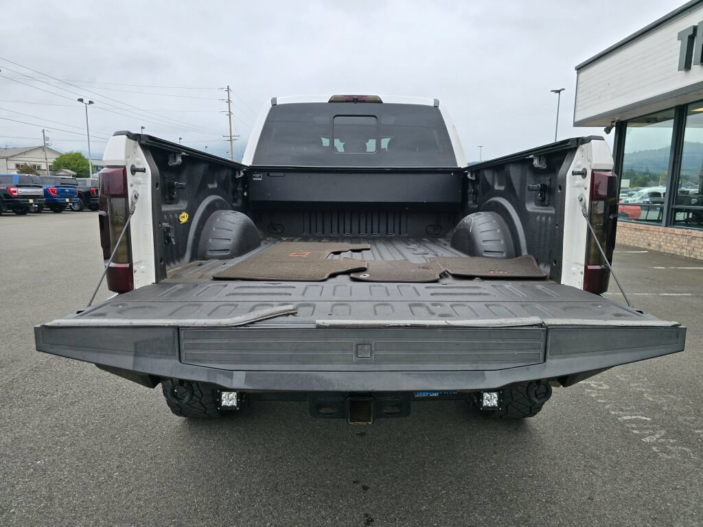 Used 2017 Ford F350 King Ranch w/ King Ranch Ultimate Package AWD/4WD image 11
