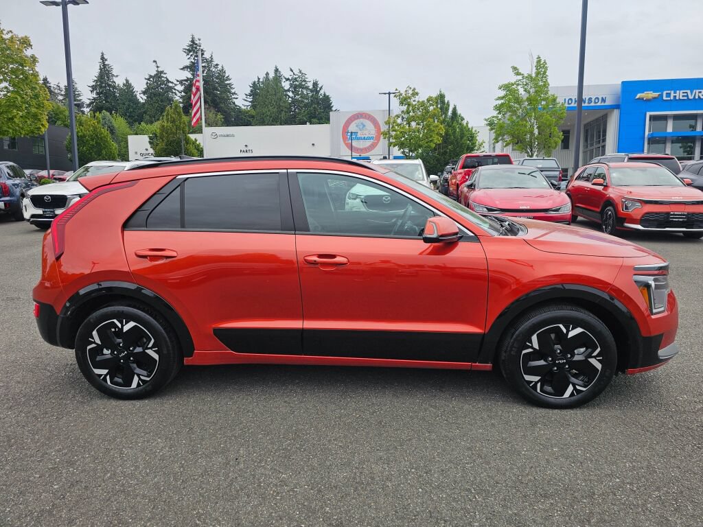 Certified 2023 Kia Niro Wind w/ Wind Preserve Package FWD image 4