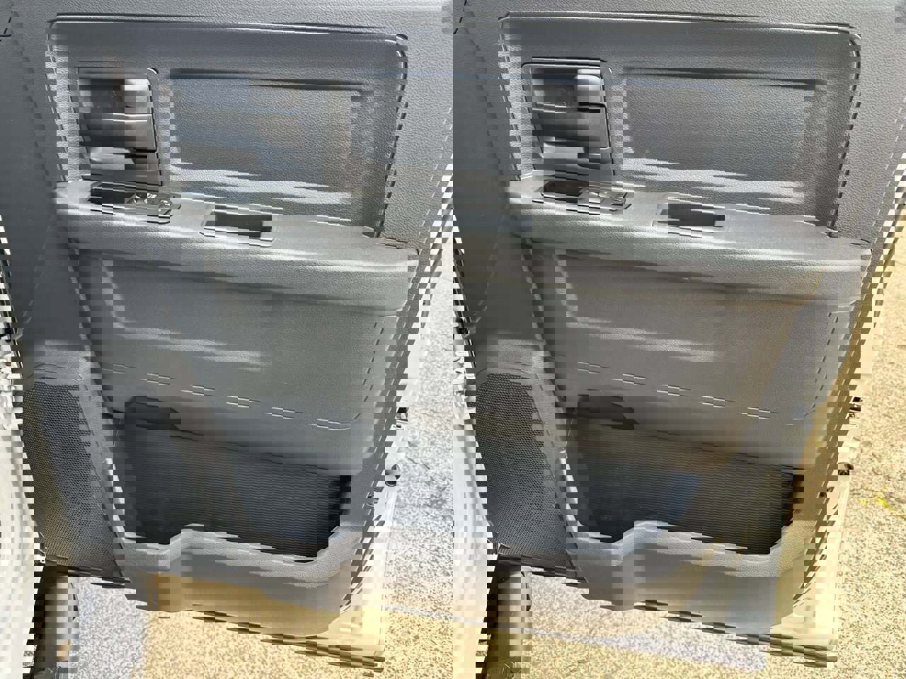 Used 2012 RAM 3500 ST w/ Chrome Appearance Group image 25