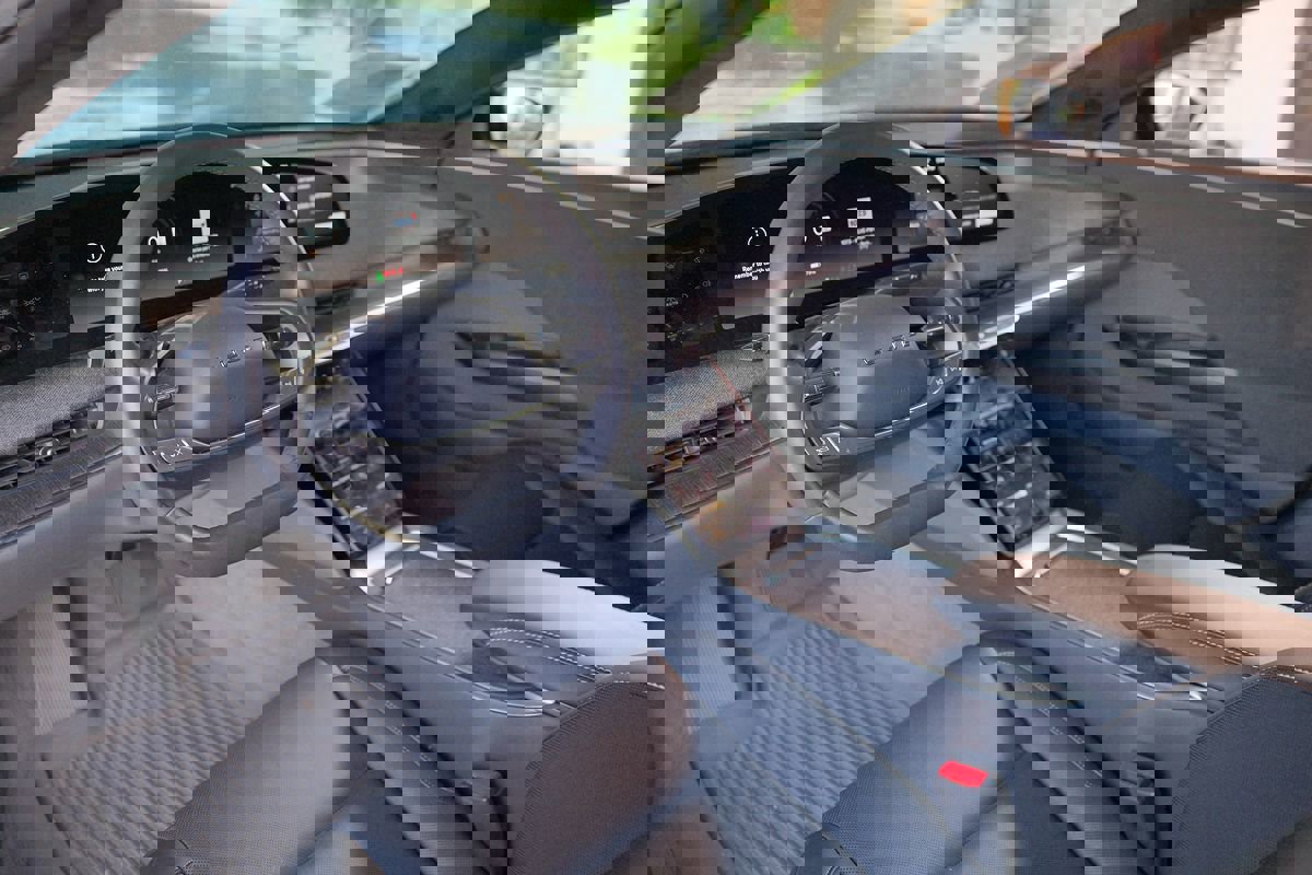 Used 2024 Lucid Air Touring image 10