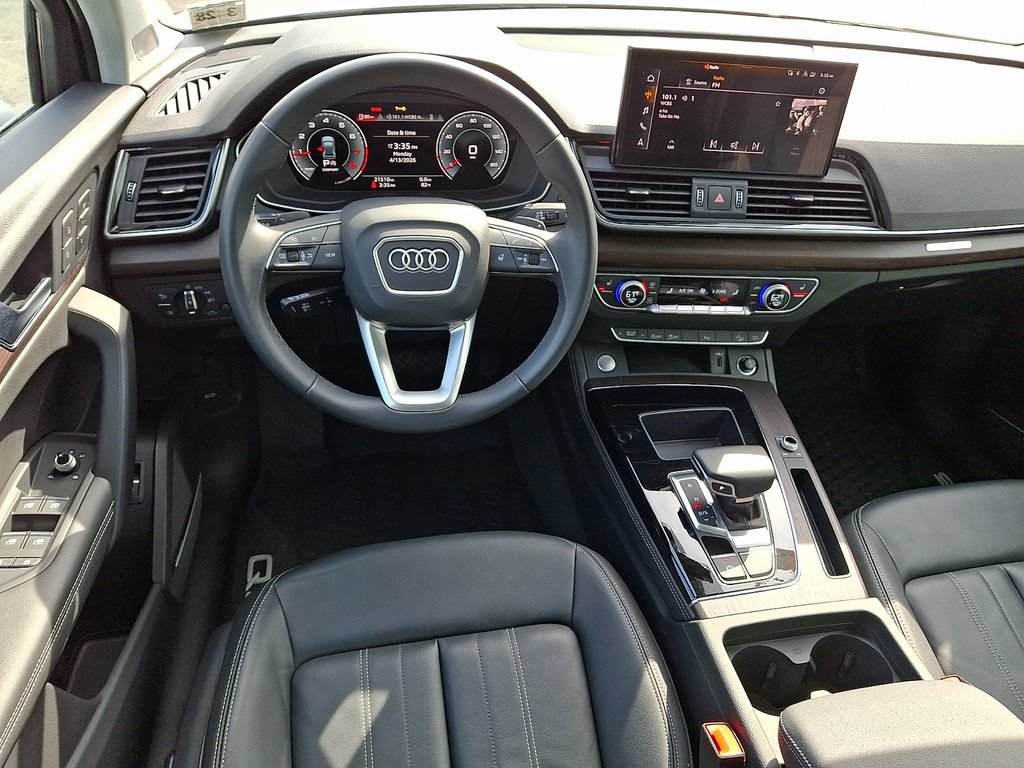 Used 2023 Audi Q5 2.0T Premium Plus w/ Premium Plus Package AWD/4WD image 4