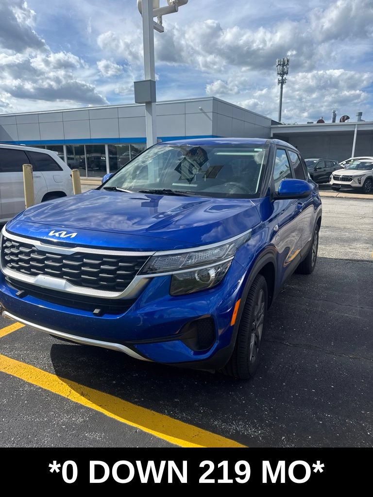 Used 2022 Kia Seltos LX AWD/4WD image 1