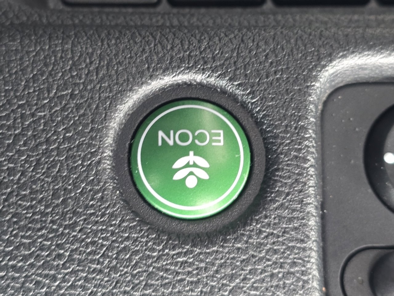 Certified 2020 Honda Pilot Touring image 12