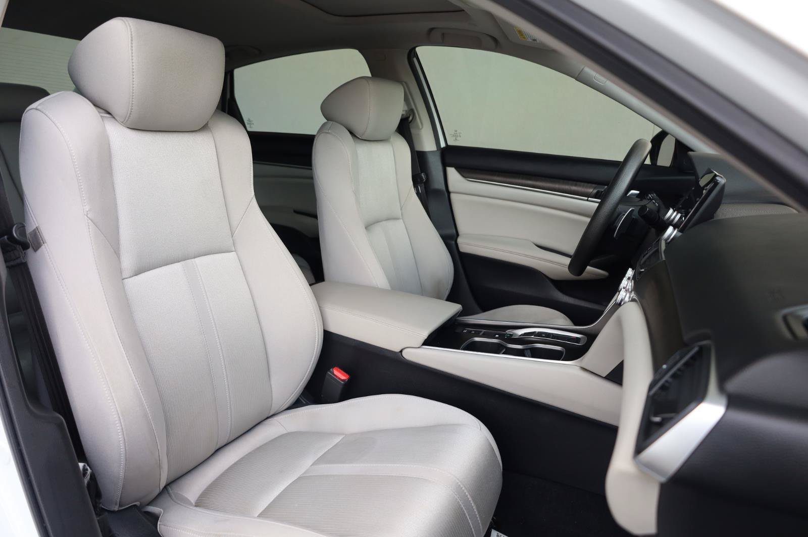Used 2019 Honda Accord EX image 34