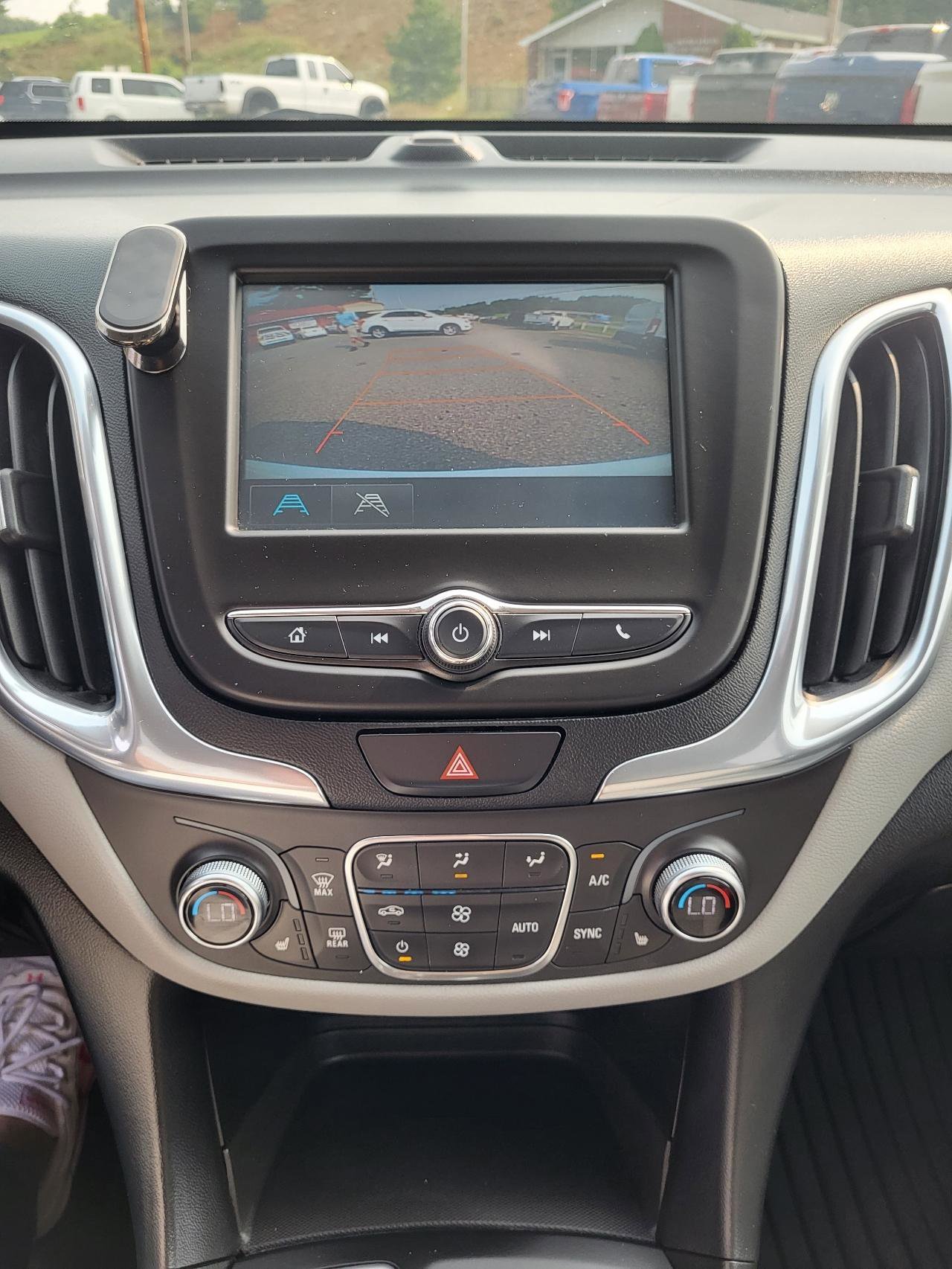 Used 2018 Chevrolet Equinox LT AWD/4WD image 12