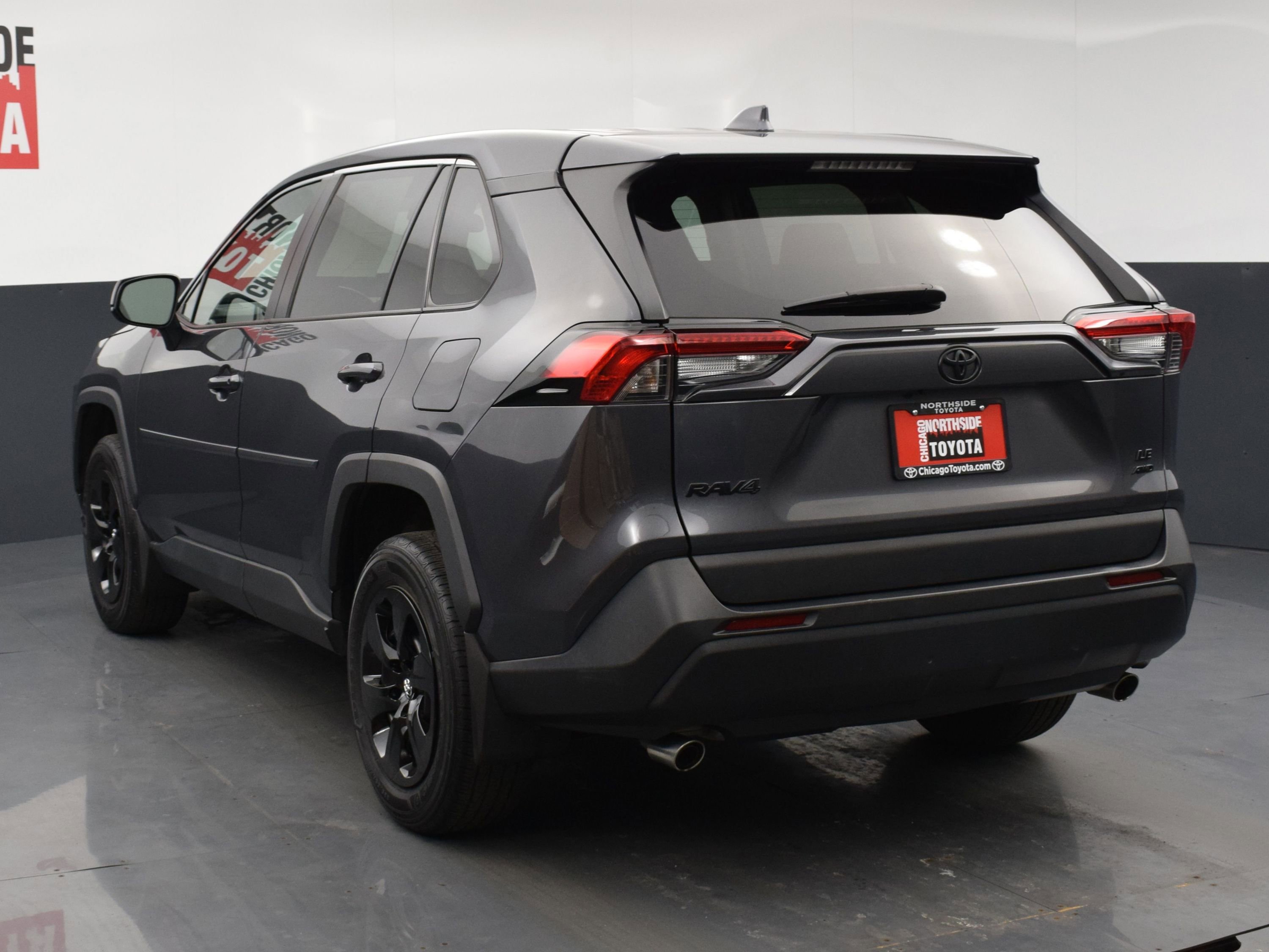 Used 2022 Toyota RAV4 LE image 3