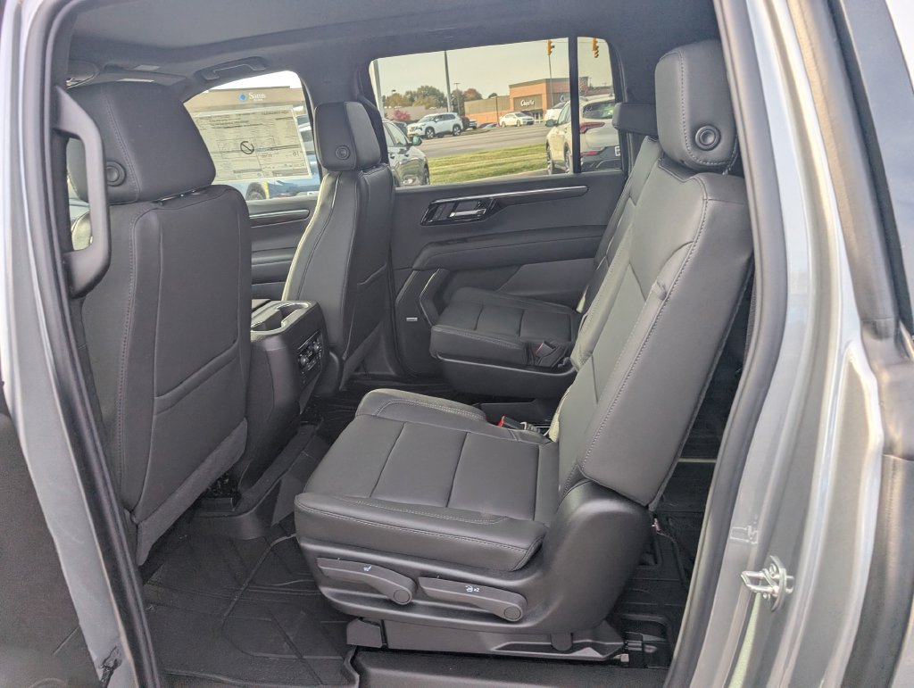 New 2027 Chevrolet Suburban LT w/ Comfort Package AWD/4WD image 13