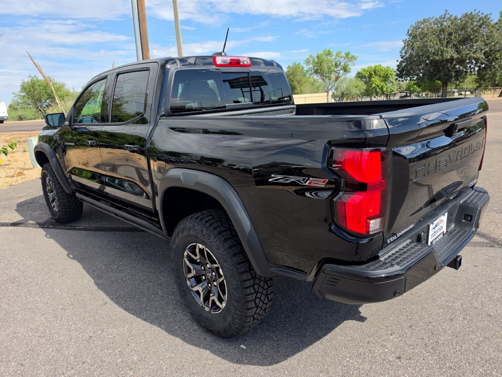 New 2026 Chevrolet Colorado ZR2 w/ Technology Package AWD/4WD image 3