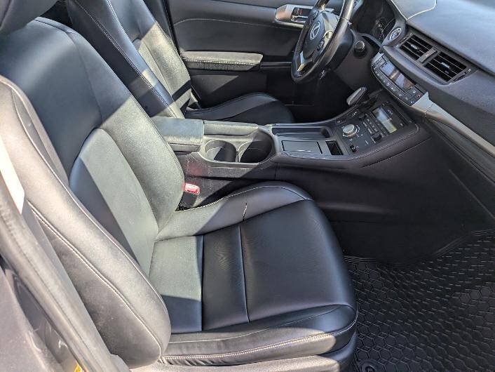 Used 2015 Lexus CT 200h w/ Seat Comfort Package FWD image 13