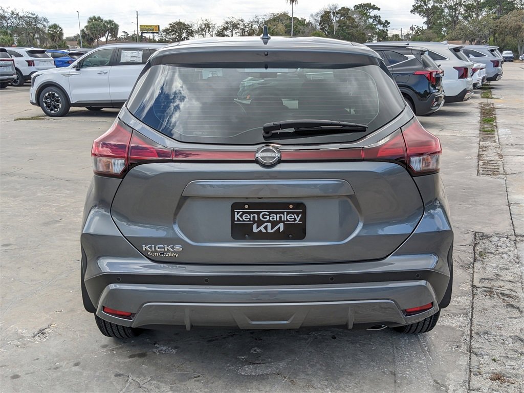 Used 2022 Nissan Kicks S image 8