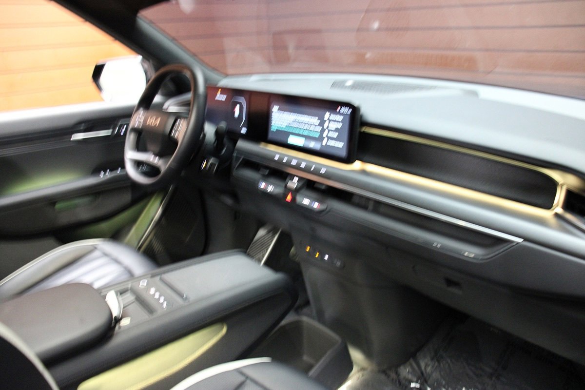 Used 2024 Kia EV9 GT-Line AWD/4WD image 19