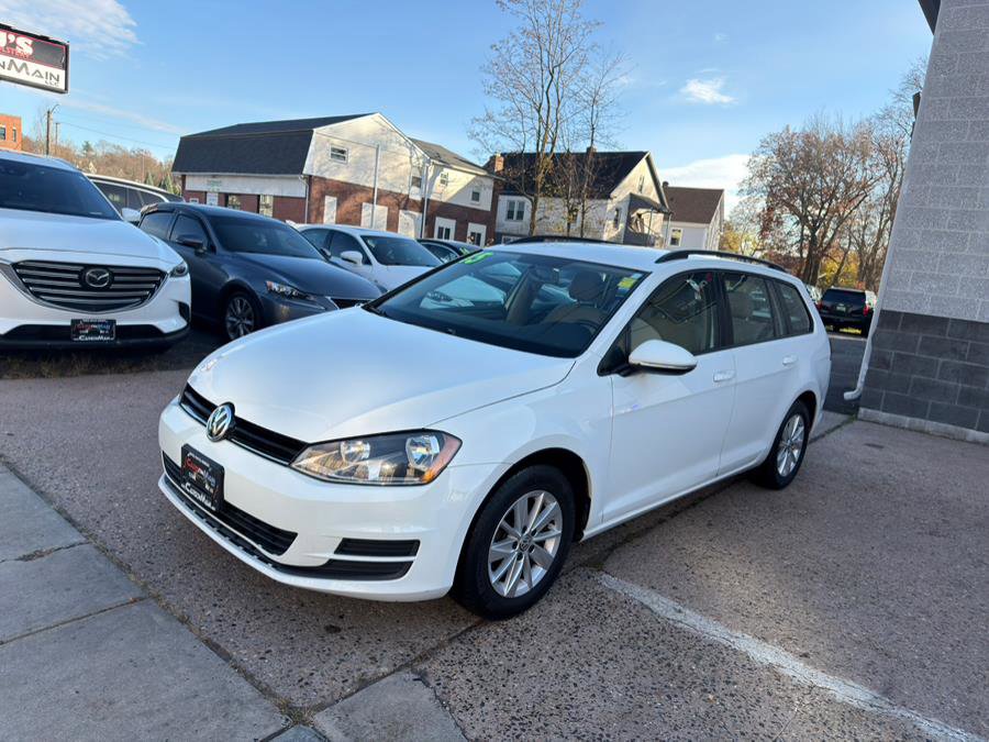 Used 2015 Volkswagen Golf S image 3
