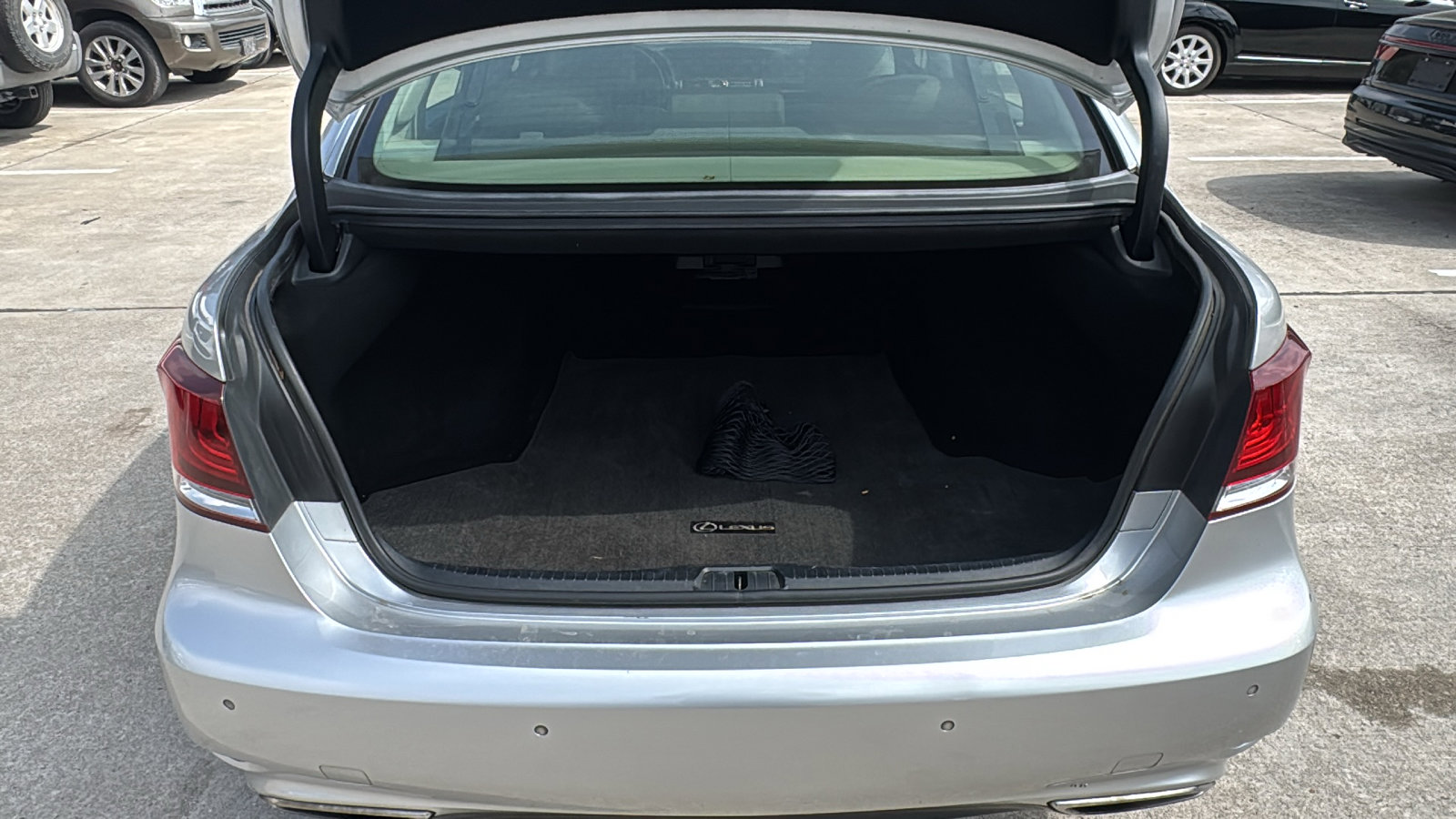 Used 2013 Lexus LS 460 L w/ Preferred Accessory Package image 24