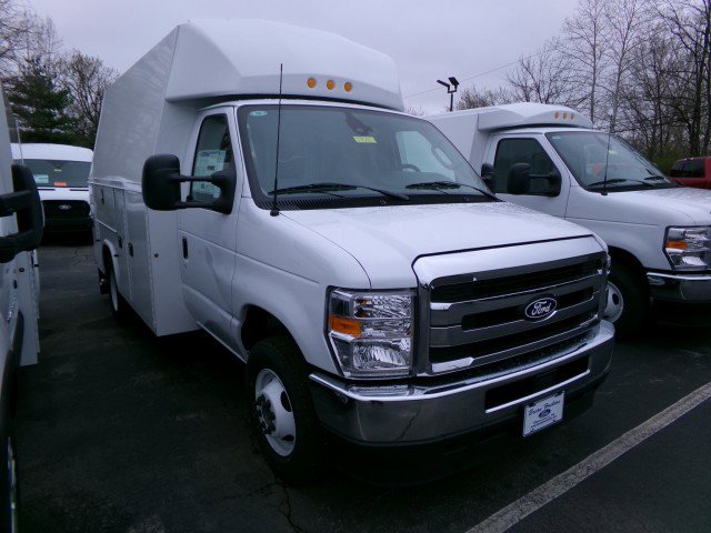 New 2027 Ford E-350 and Econoline 350 Super Duty w/ Power Equipment Group image 3