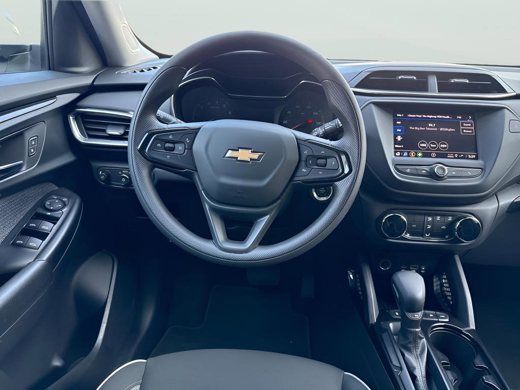 Used 2023 Chevrolet TrailBlazer LT AWD/4WD image 21