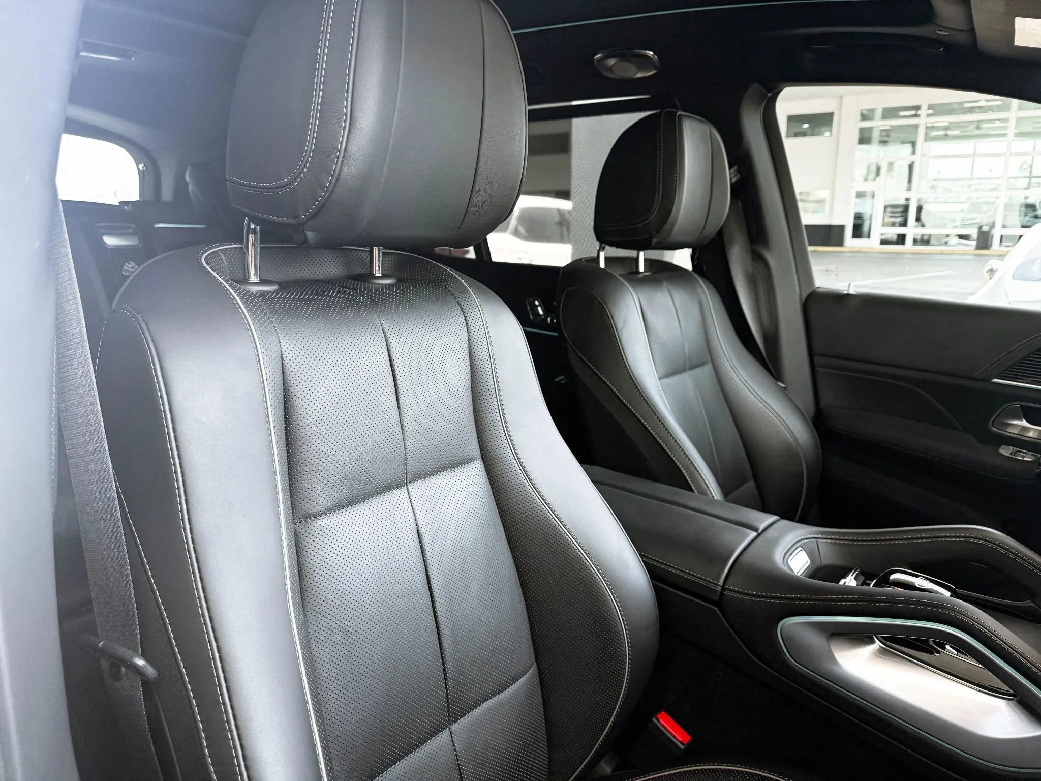 Used 2022 Mercedes-Benz Maybach GLS 600 4MATIC image 36