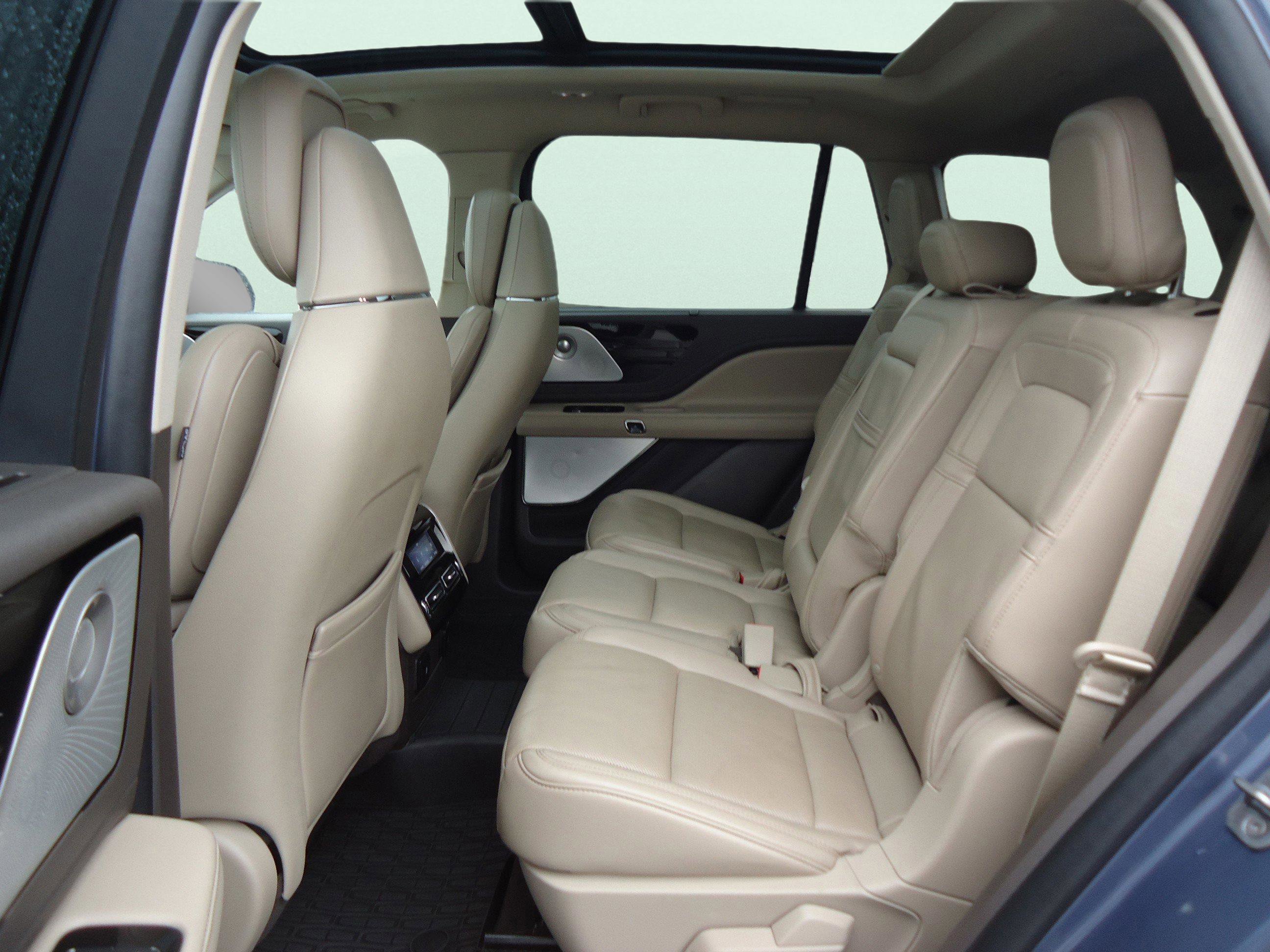 Used 2021 Lincoln Aviator Reserve w/ Equipment Group 202A image 31