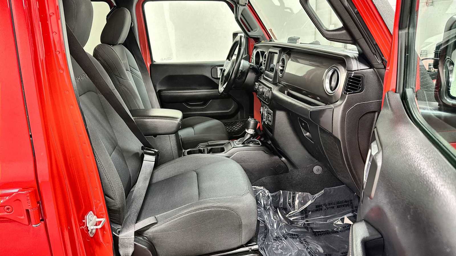 Used 2021 Jeep Wrangler Unlimited Sahara image 28