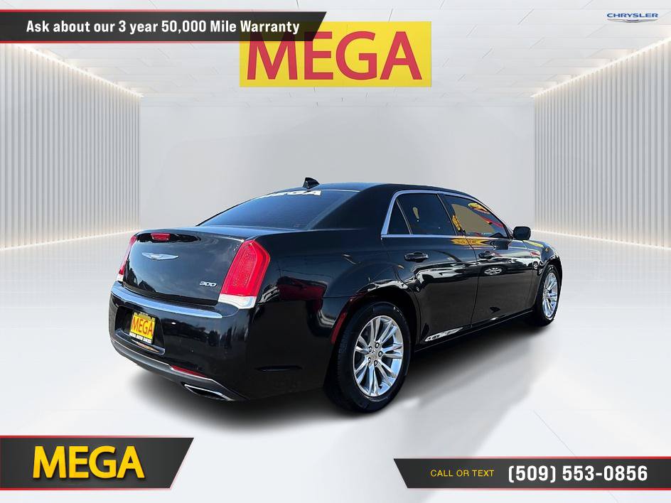Used 2017 Chrysler 300 Limited w/ Value Package RWD image 6