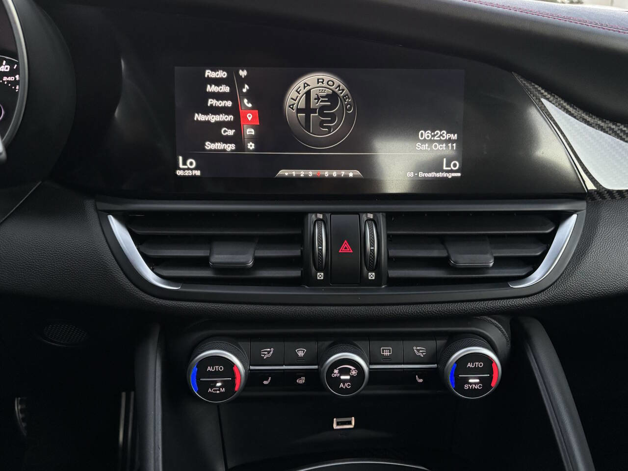 Used 2018 Alfa Romeo Giulia Quadrifoglio w/ Driver Assist Dynamic Package image 12