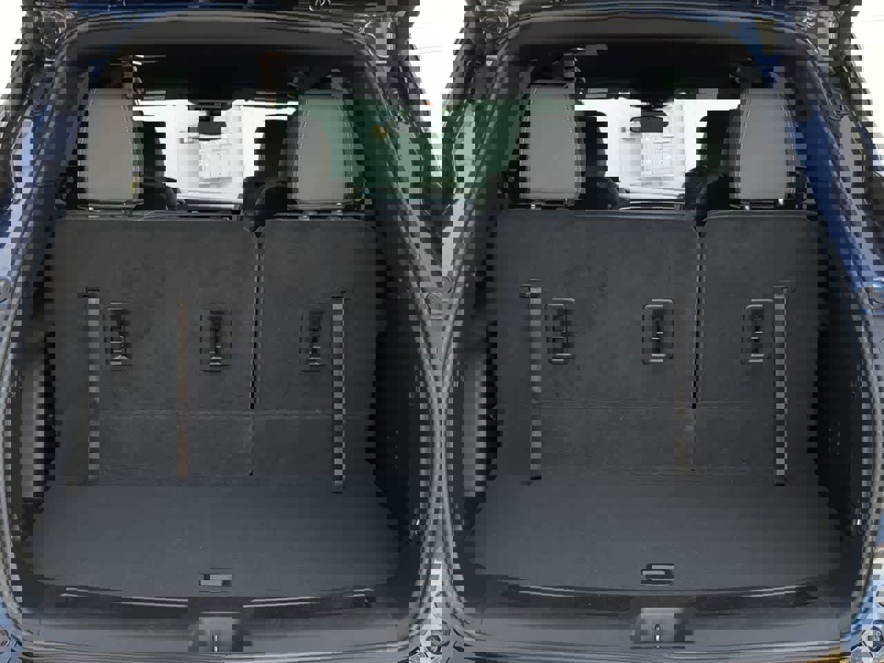 Used 2023 Buick Enclave Essence image 34