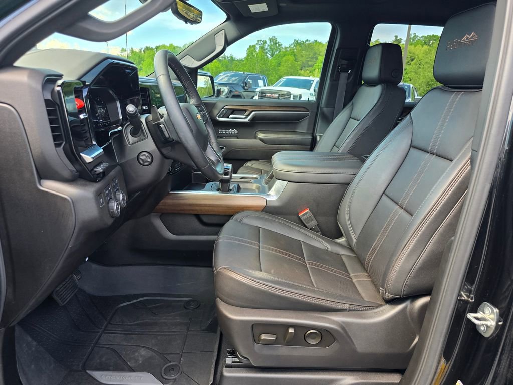 Certified 2023 Chevrolet Silverado 1500 High Country w/ High Country Premium Package AWD/4WD image 4