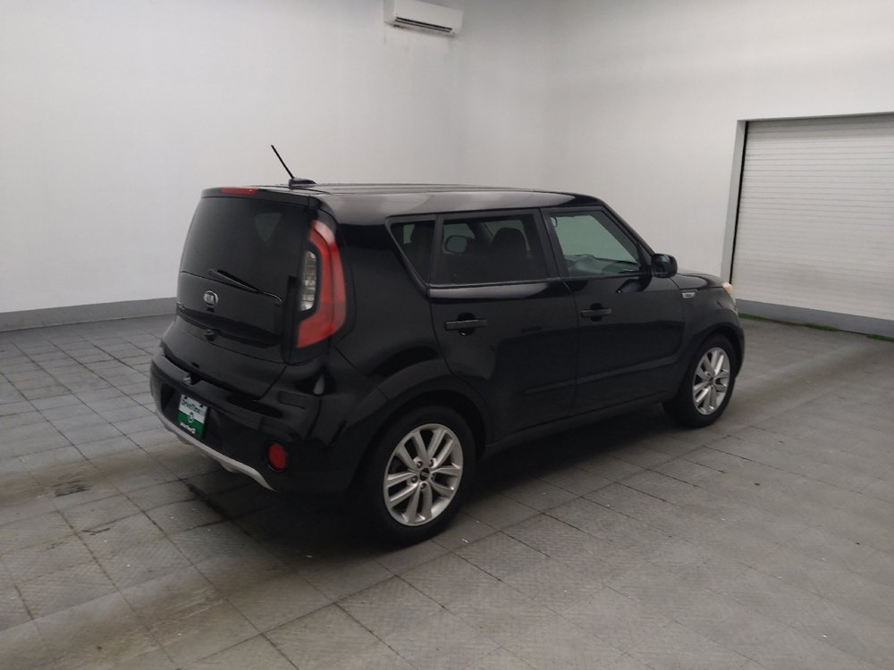 Used 2018 Kia Soul + FWD image 10