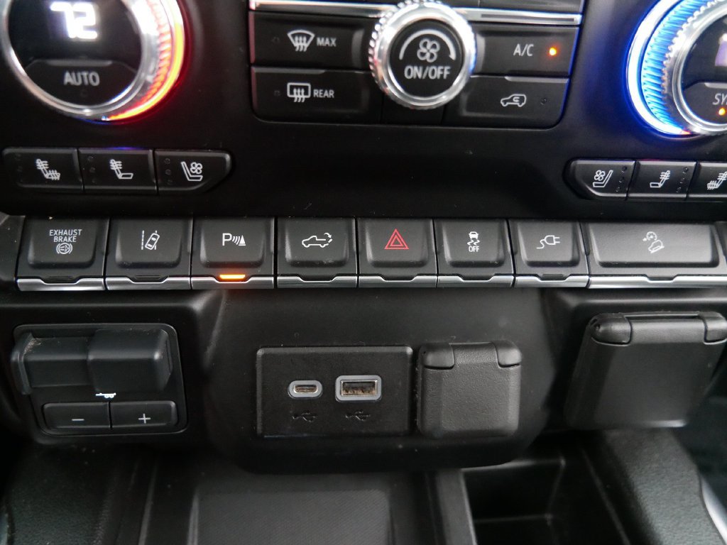 Used 2023 GMC Sierra 3500 Denali AWD/4WD image 22