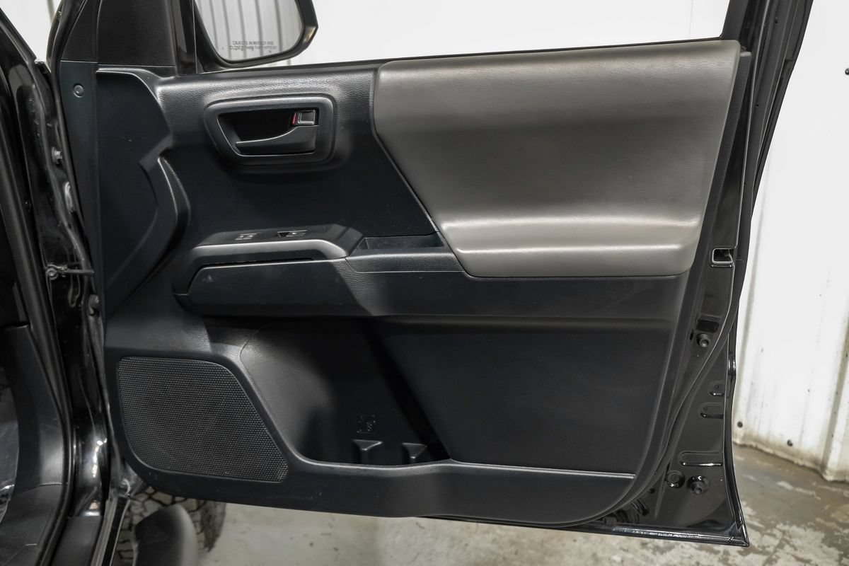 Used 2018 Toyota Tacoma SR w/ SR Convenience Package AWD/4WD image 40