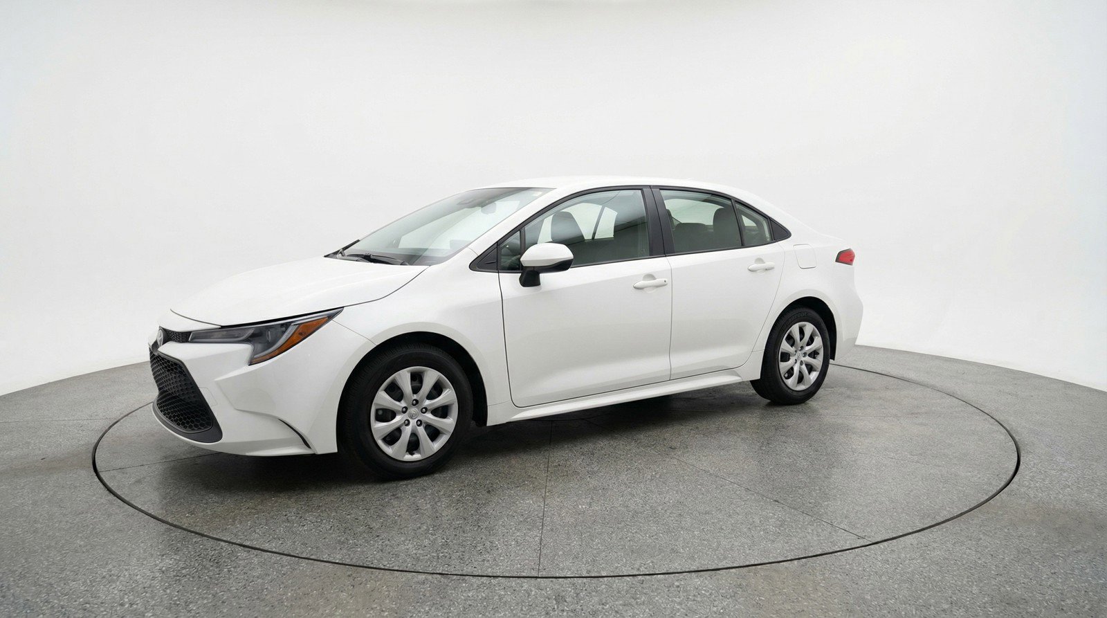Used 2025 Toyota Corolla LE image 3