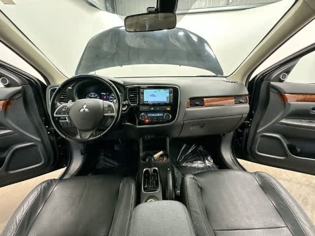 Used 2014 Mitsubishi Outlander GT AWD/4WD image 20