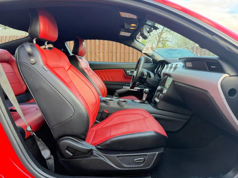 Used 2017 Ford Mustang Premium image 22