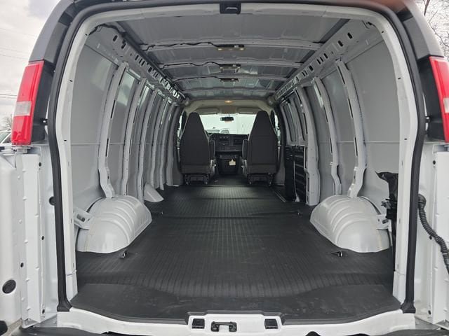 New 2026 Chevrolet Express 2500 Extended w/ Driver Convenience Package RWD image 12
