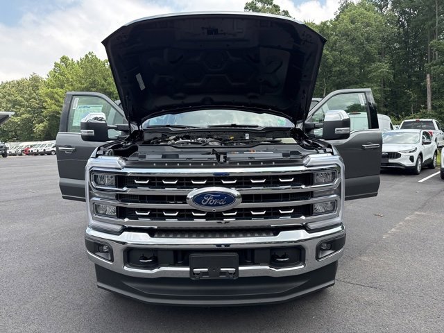 New 2025 Ford F250 Lariat w/ Chrome Package image 25
