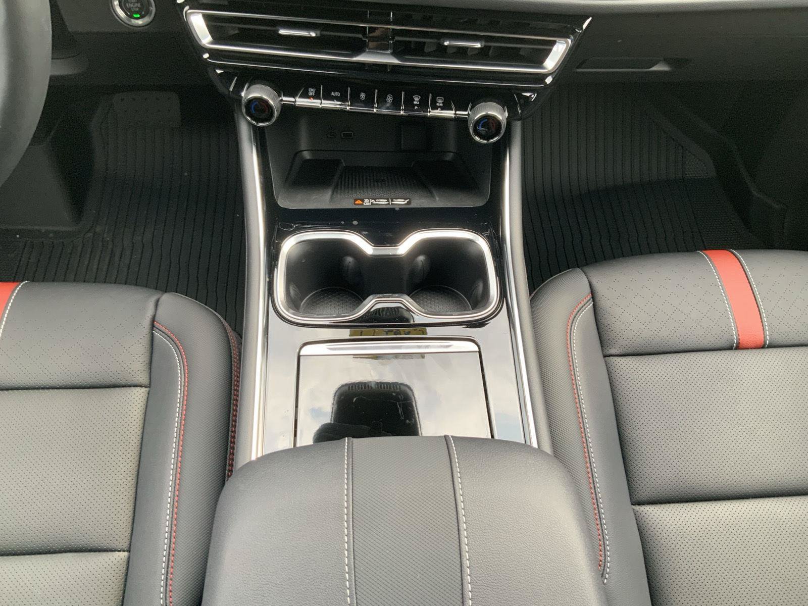 New 2026 Chevrolet Traverse RS w/ LPO, Floor Liner Package FWD image 46