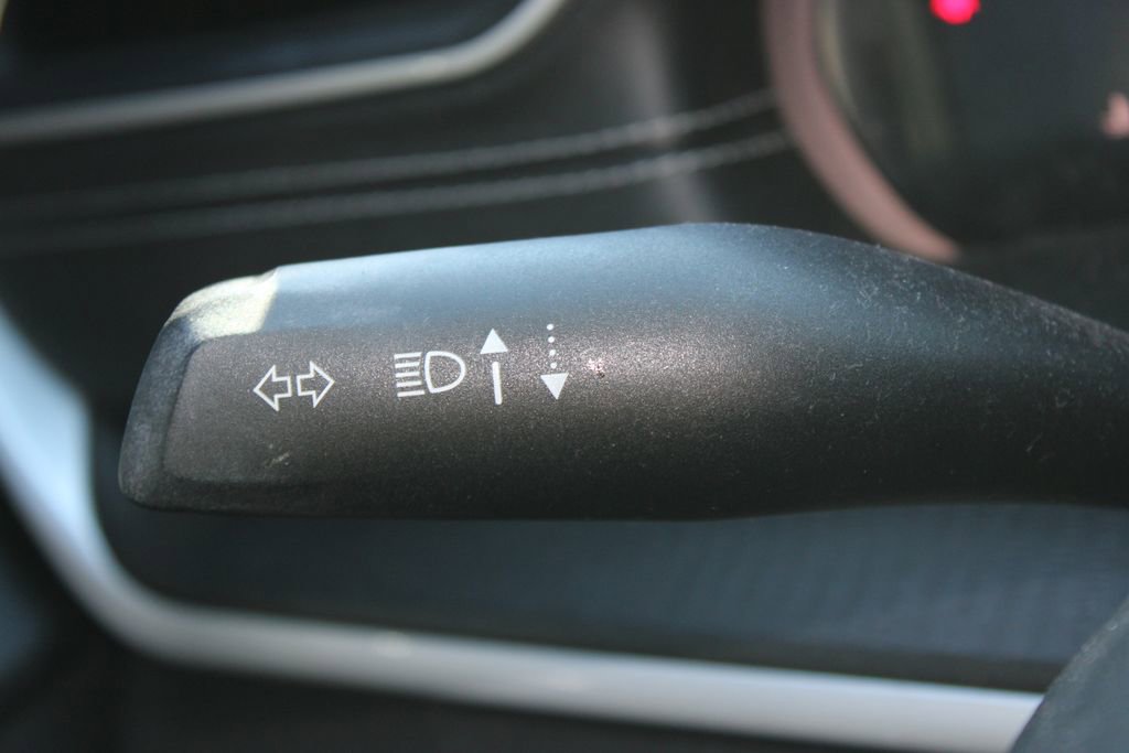 Used 2023 Jeep Grand Cherokee L Laredo image 18