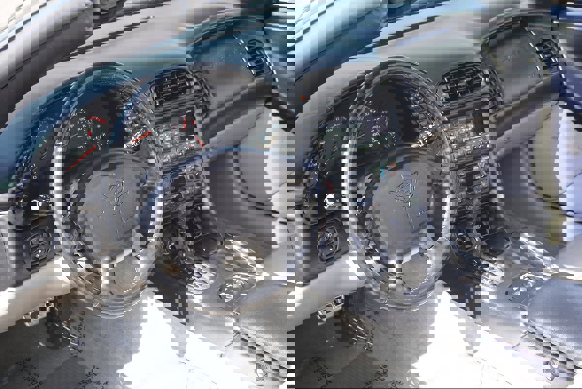 Used 1999 Chevrolet Corvette Convertible w/ Memory Pkg image 17