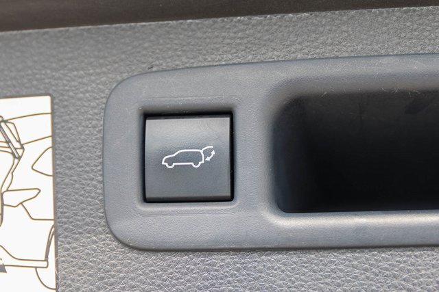 Used 2021 Toyota Highlander Limited image 10