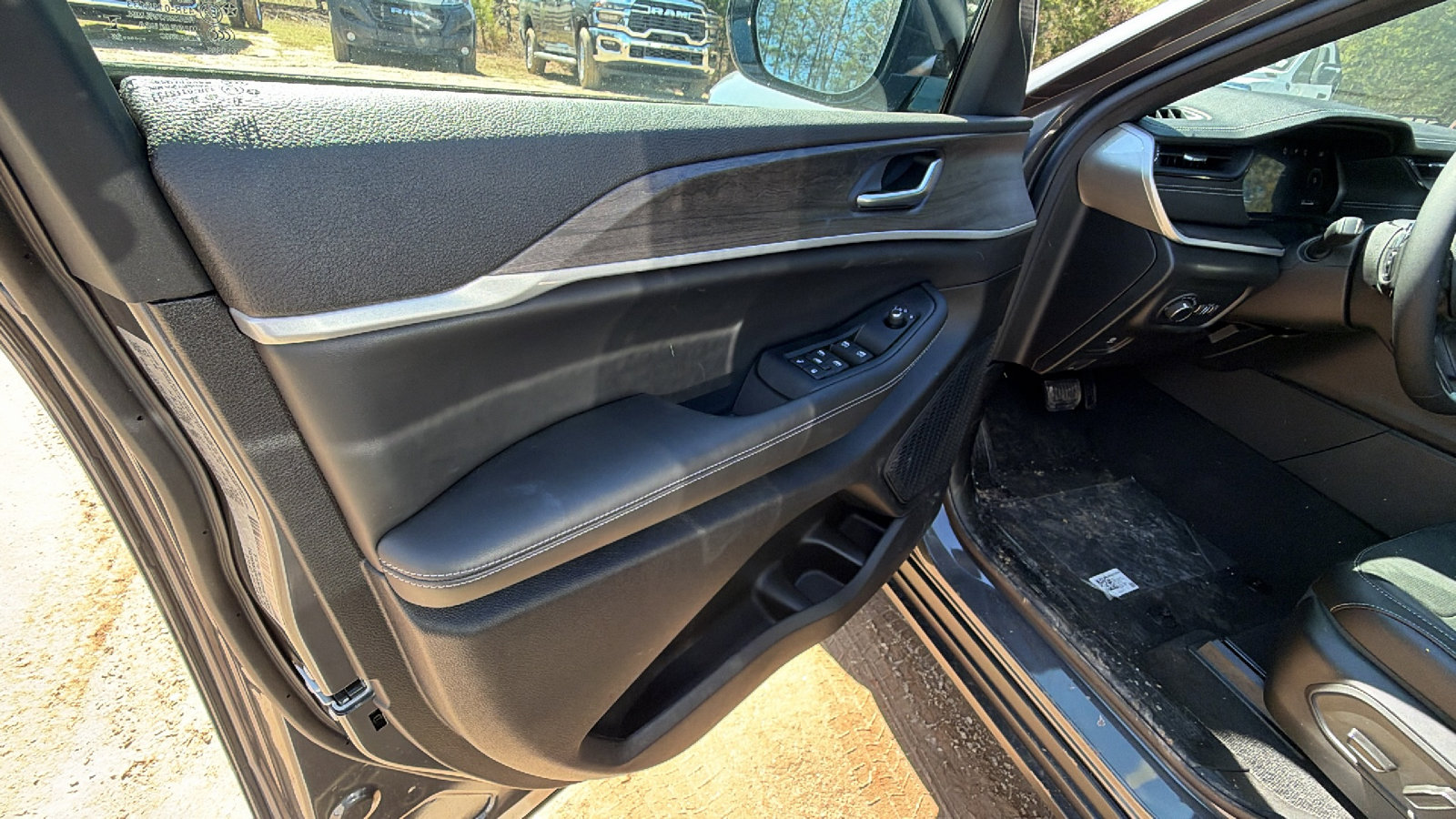 New 2026 Jeep Grand Cherokee L 4WD image 14