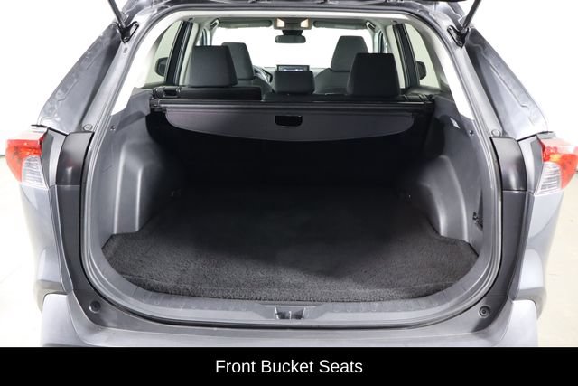 Used 2020 Toyota RAV4 LE FWD image 17