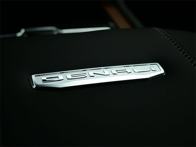 Used 2025 GMC Yukon XL Denali w/ Sun & Power Step Package image 10