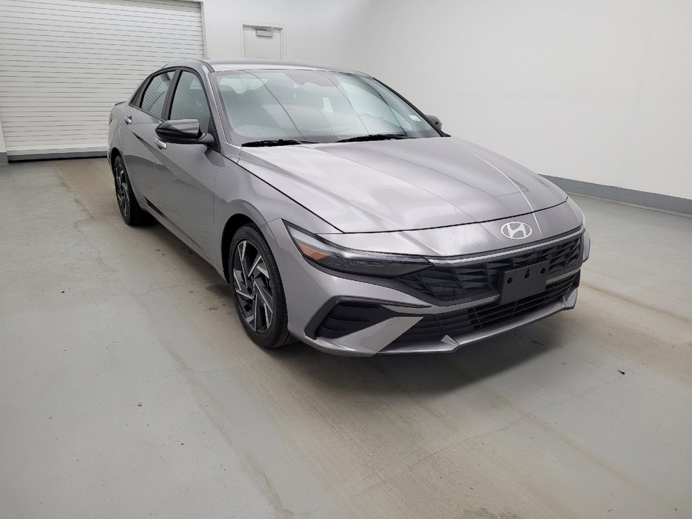 Used 2025 Hyundai Elantra Sport image 13