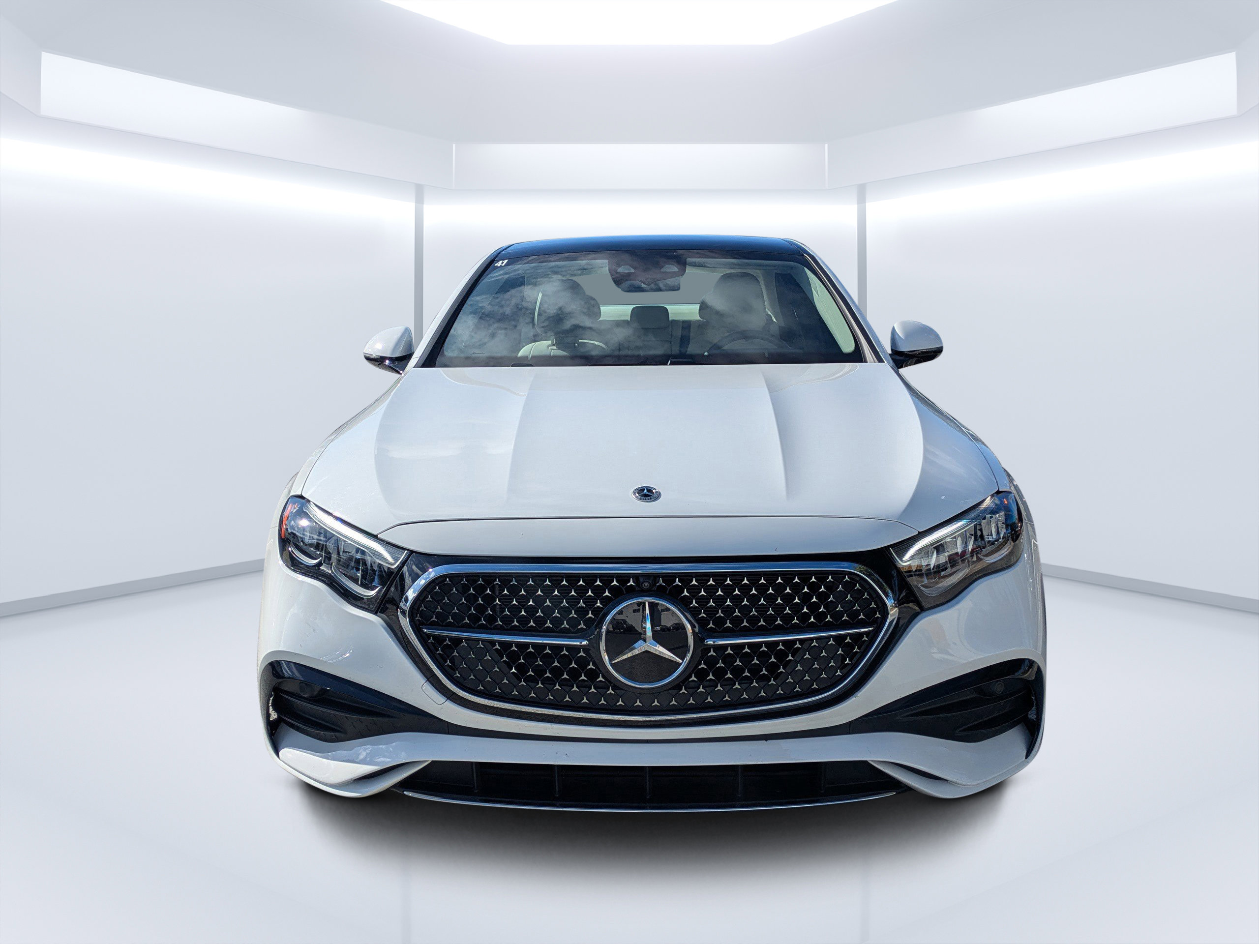 Used 2025 Mercedes-Benz E 350 4MATIC Sedan image 11