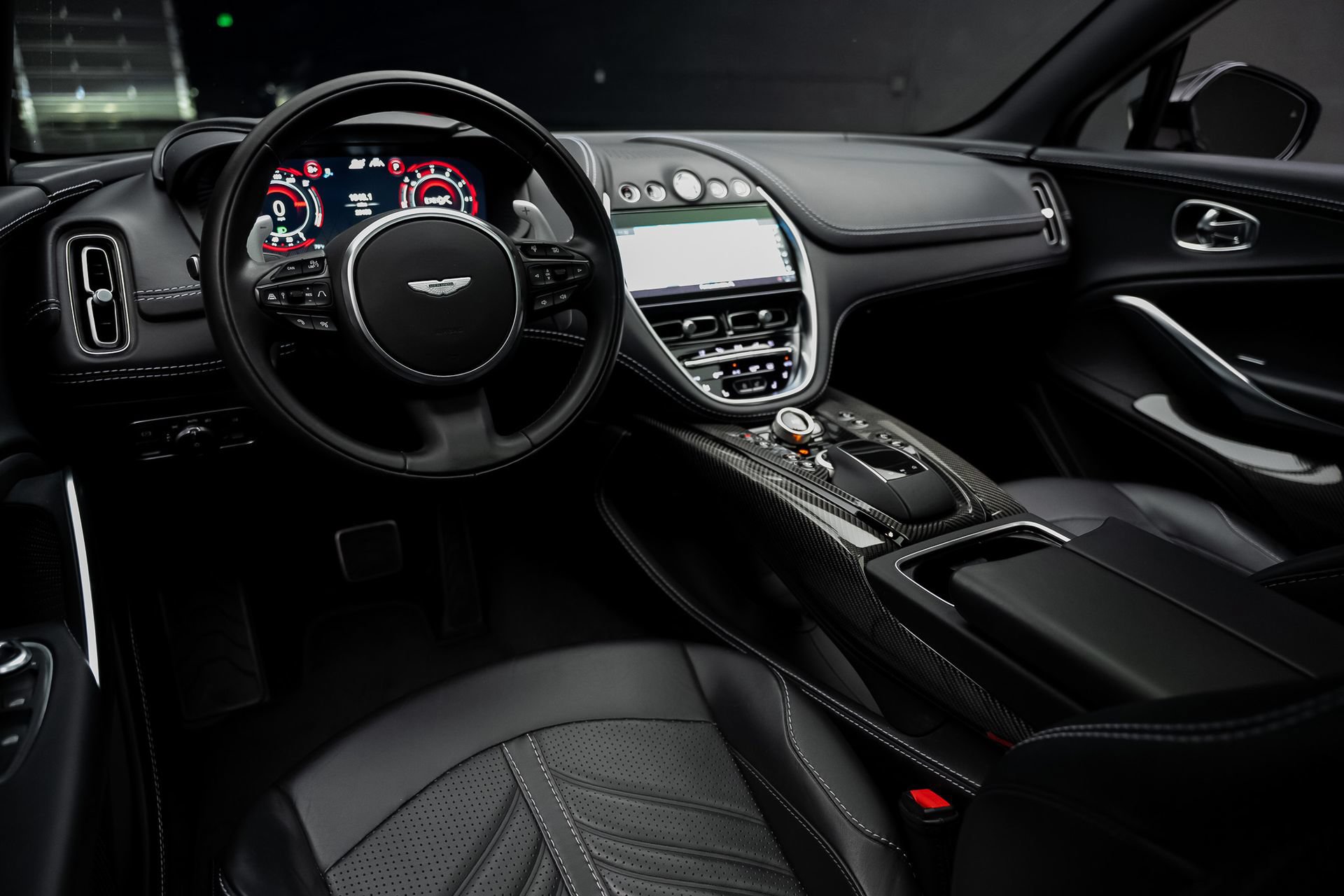 Used 2023 Aston Martin DBX 707 AWD/4WD image 2
