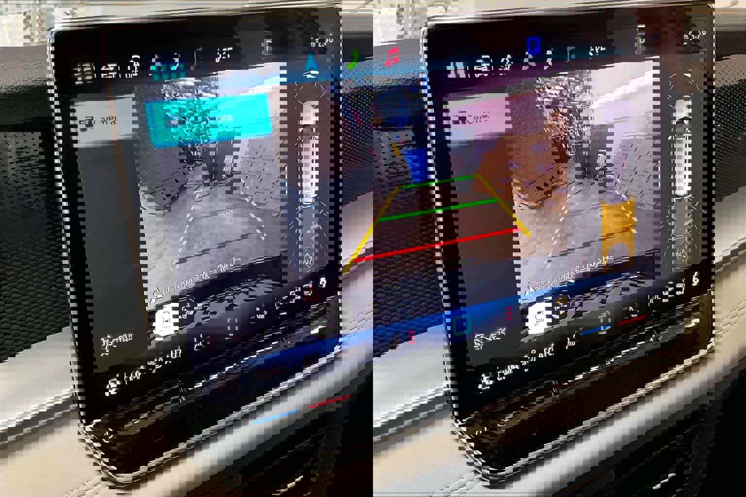 Used 2025 Volkswagen Tiguan SE image 24